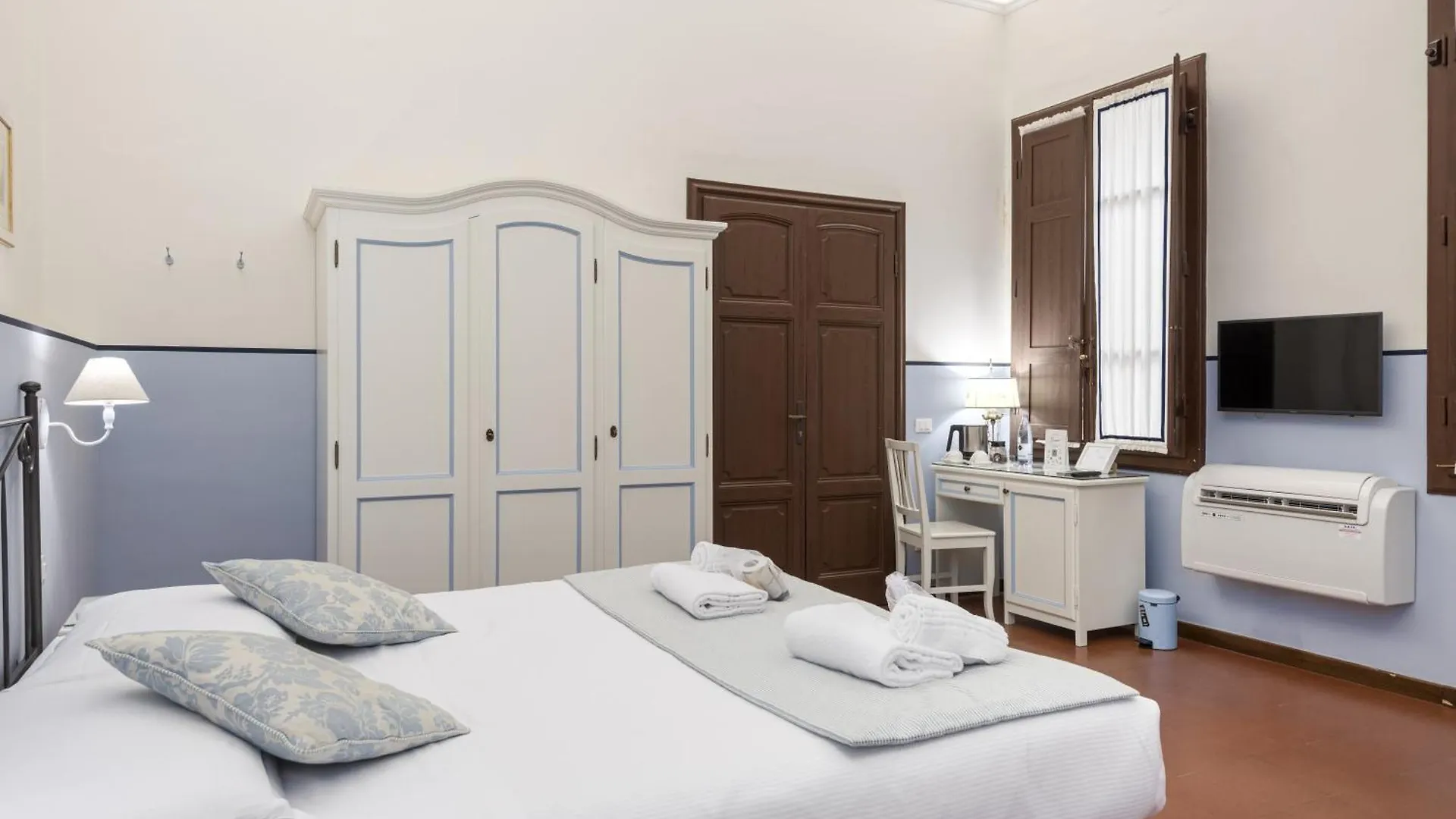 Hotel Unyca - Domus22 - Santa Croce Firenze Affittacamere